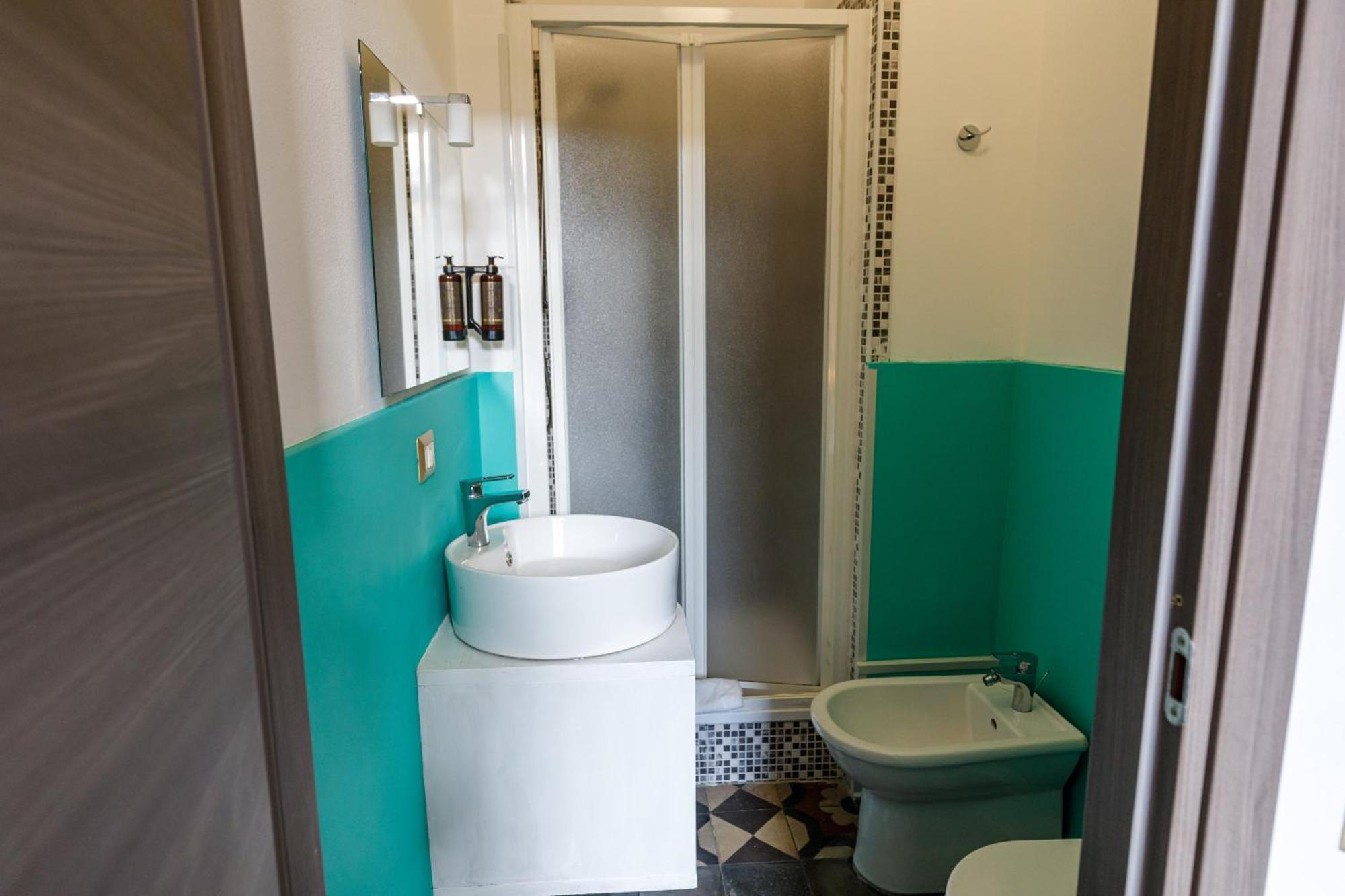 Onlyrooms III - Recommended For Under 30S Кальяри Номер фото