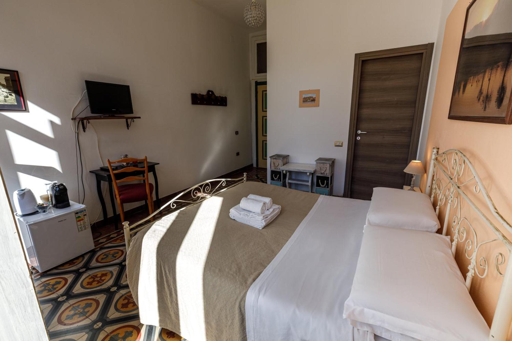 Onlyrooms III - Recommended For Under 30S Кальяри Номер фото