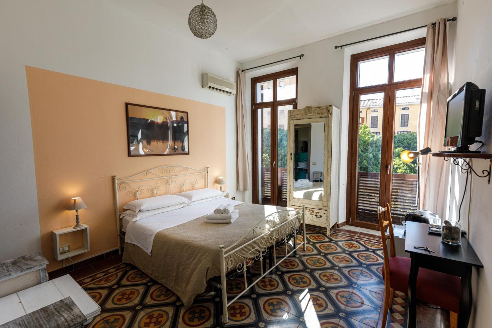 Onlyrooms III - Recommended For Under 30S Кальяри Номер фото