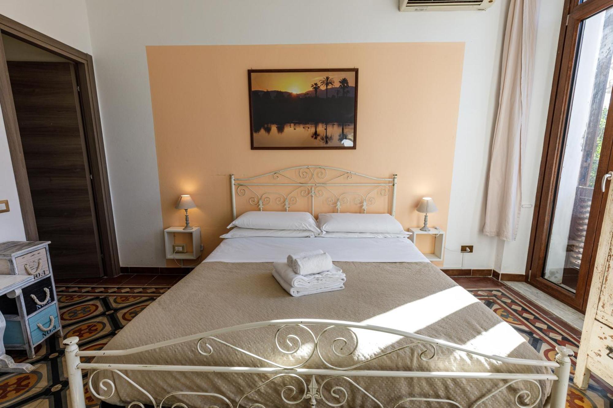 Onlyrooms III - Recommended For Under 30S Кальяри Номер фото